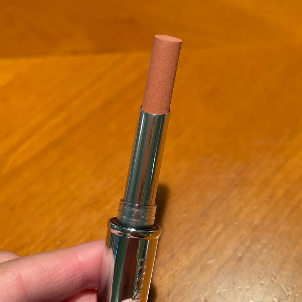 MAC Locked Kiss 24 HR Lipstick - Picture 6 of 16